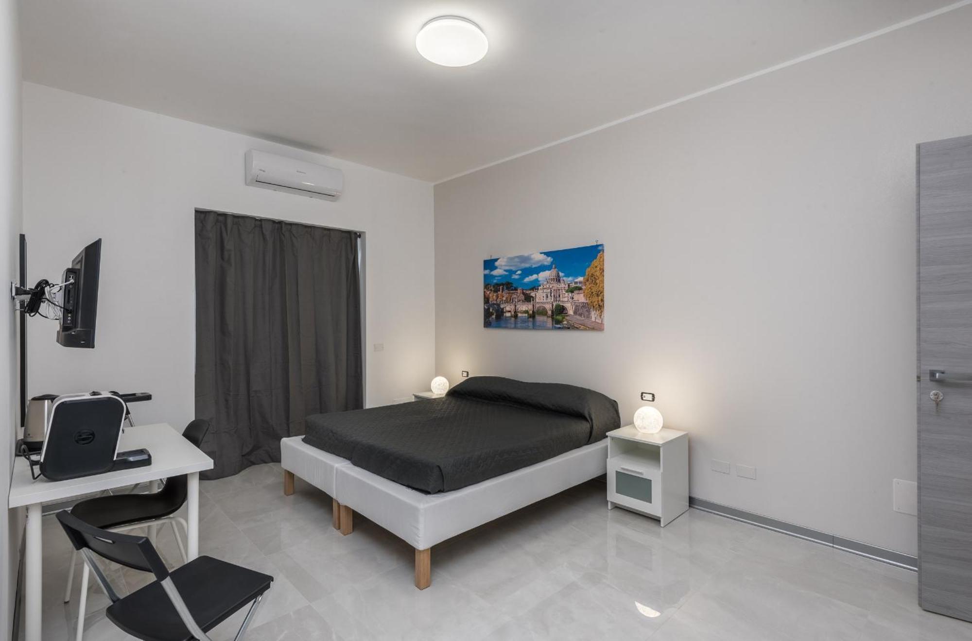 Travelershome Ciampino Airport Guesthouse 600M To Airport Eksteriør bilde