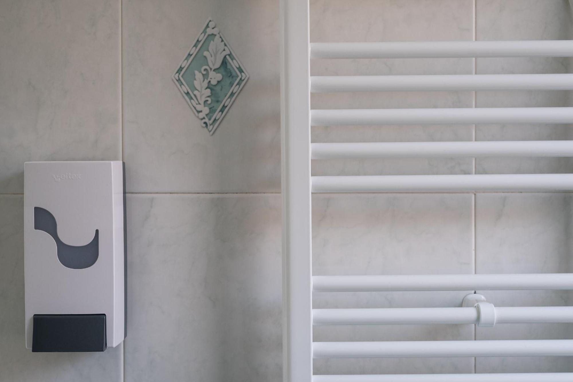 Travelershome Ciampino Airport Guesthouse 600M To Airport Eksteriør bilde