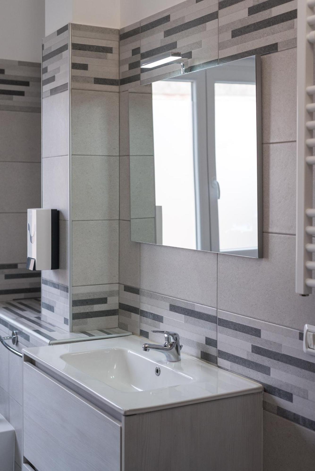 Travelershome Ciampino Airport Guesthouse 600M To Airport Eksteriør bilde