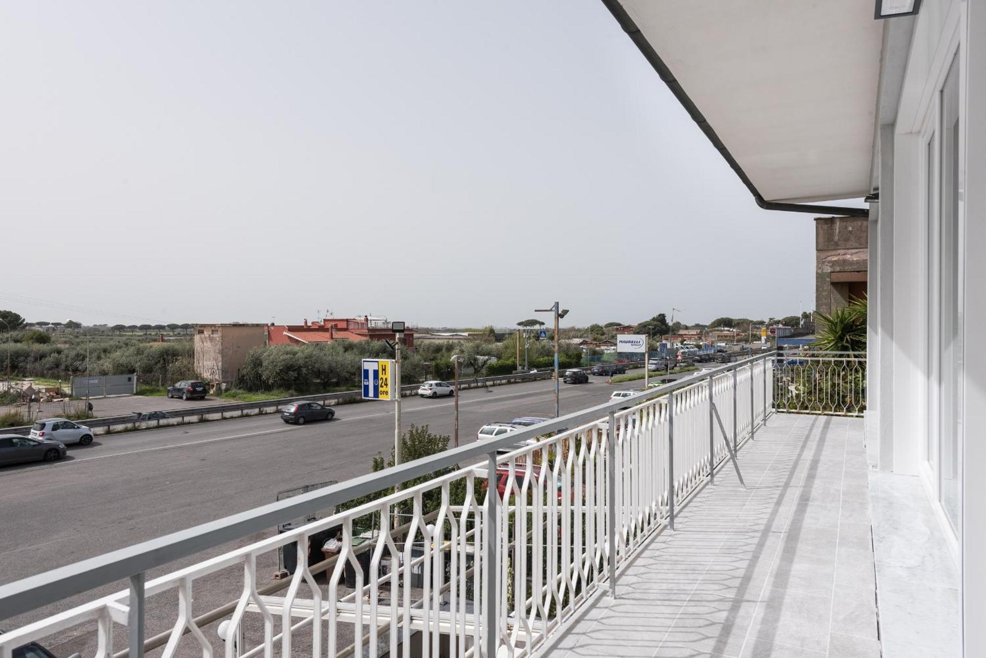 Travelershome Ciampino Airport Guesthouse 600M To Airport Eksteriør bilde